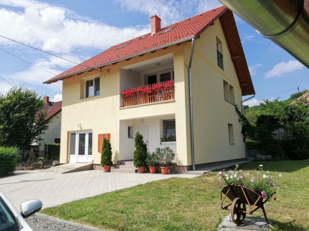 Lotuszvirag Vendeghaz Hotel Szekszárd Exterior photo