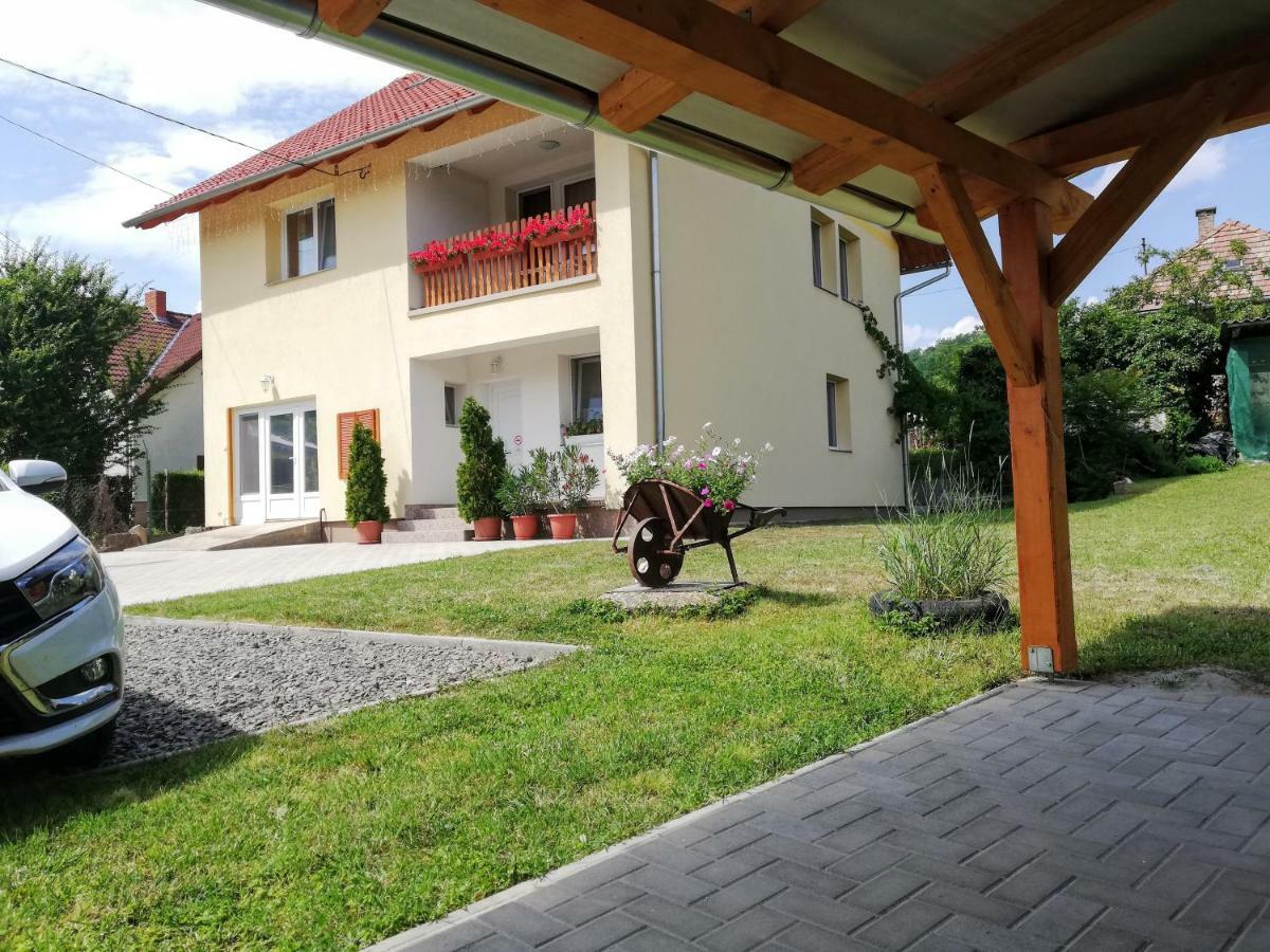 Lotuszvirag Vendeghaz Hotel Szekszárd Exterior photo